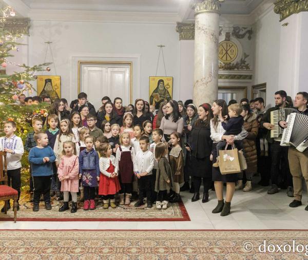 (Foto) Parohia Curelari – Colindători la Reședința Mitropolitană 2023