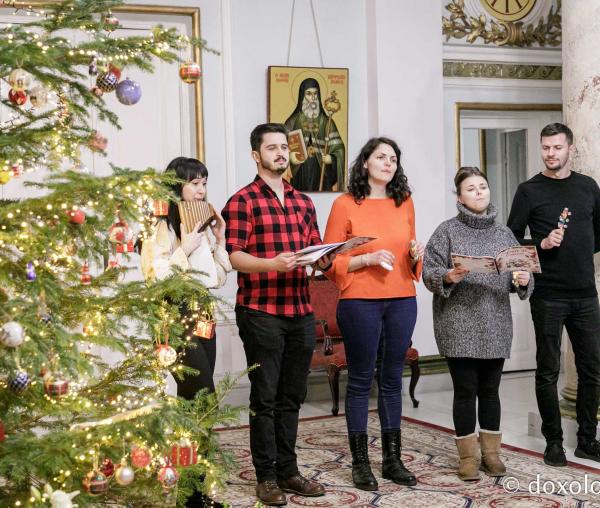 (Foto) Grup vocal-instrumental – Colindători la Reședința Mitropolitană 2023