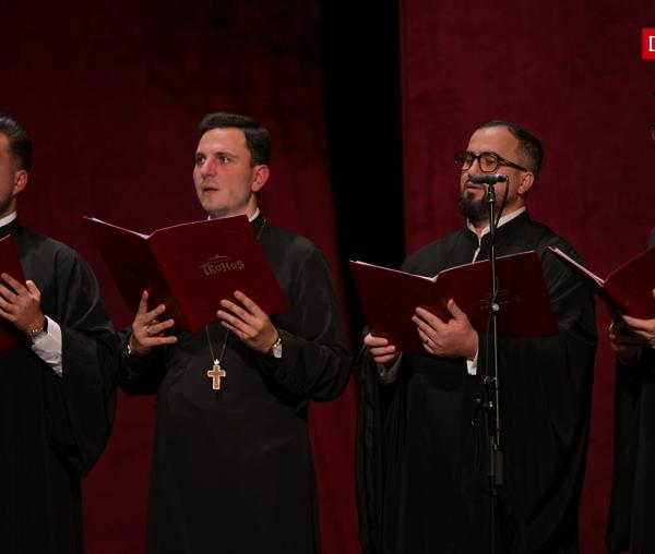 (Video) Grupul psaltic „Tronos” al Catedralei Patriarhale – Diptic
