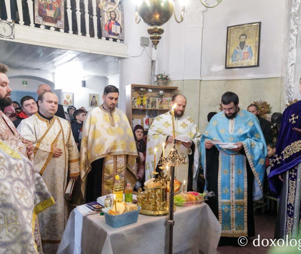 (Foto) Prăznuirea Sfântului Ierarh Nicolae la parohia Bâcu