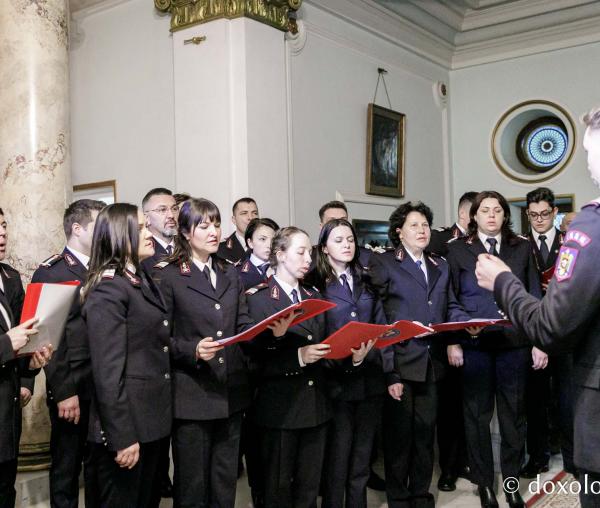 (Foto) ISU Iași și Batalionul 15 Lupii Negri – Colindători la Reședința Mitropolitană 2023