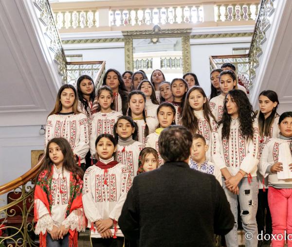 (Foto) Parohia Crucea – Colindători la Reședința Mitropolitană 2023