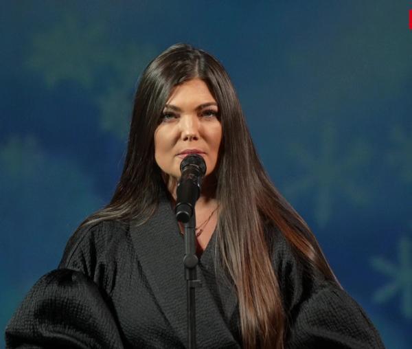 (Video) Paula Seling – Cel mai frumos colind