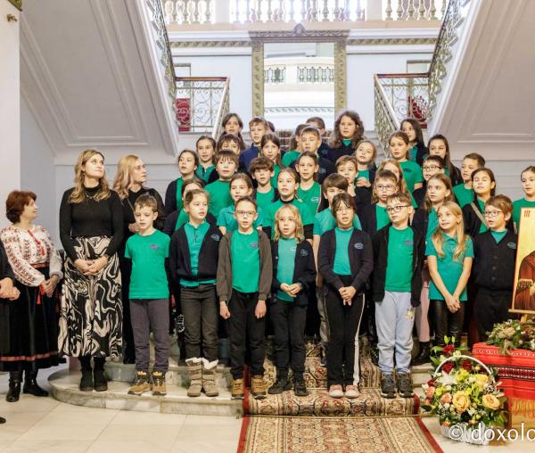 (Foto) Școala Primară Euroed – Colindători la Reședința Mitropolitană 2023