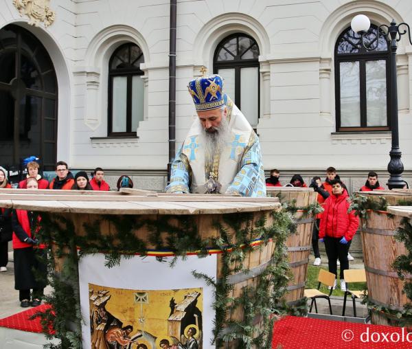 Înaltpreasfințitul Părinte Teofan, Mitropolitul Moldovei și Bucovinei, de Bobotează