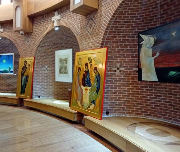 Expoziție de artă vizuală la Muzeul Mitropolitan din Iași