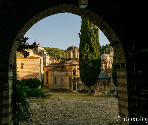 (Foto) Pași de pelerin la Mănăstirea Hilandar – Athos