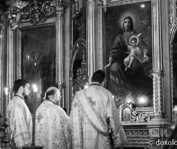 (Foto) „Bucură-te, Mireasă, pururea Fecioară!” - Denia Acatistului Bunei Vestiri la Catedrala Mitropolitană din Iași