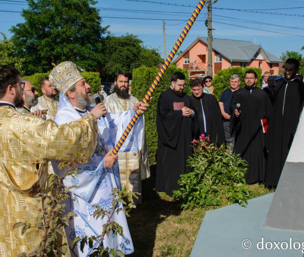 Biserica din Dragalina, resfințită de PS Nichifor Botoșăneanul