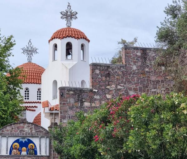 Biserica principală a Mănăstirii „Sfântul Mucenic Rafail” din Insula Lesvos
