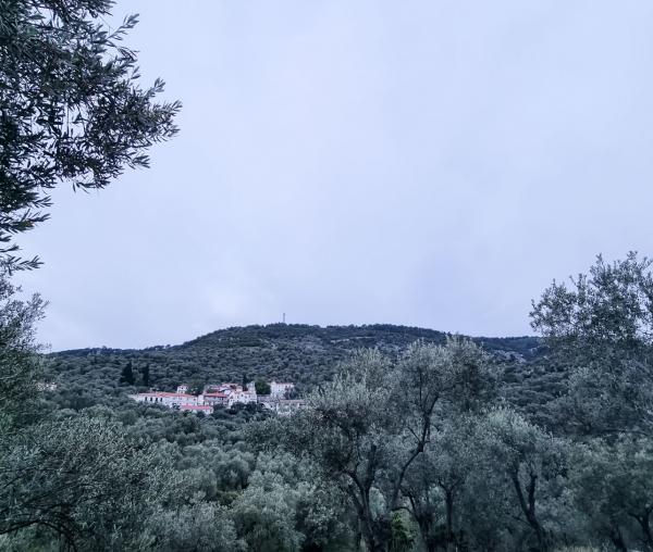 Colina Karyes – colina Sfinților Mucenici Rafail, Nicole și Irina din Insula Lesvos