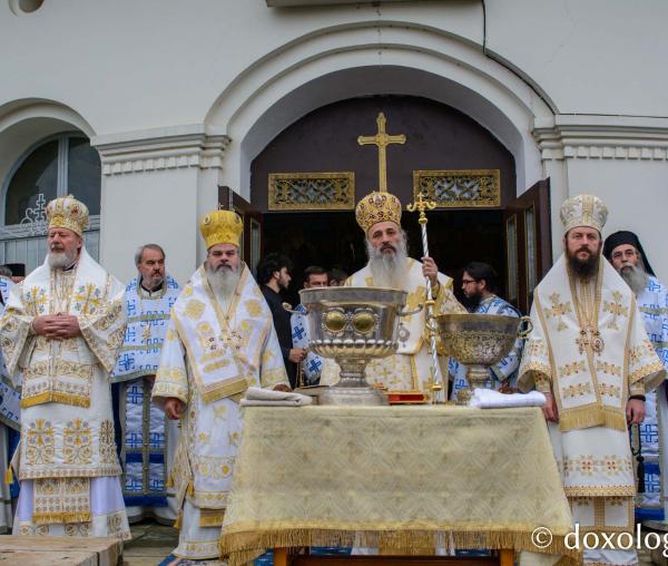 Sărbătoarea Înălțării Domnului, hramul Mănăstirii Neamț