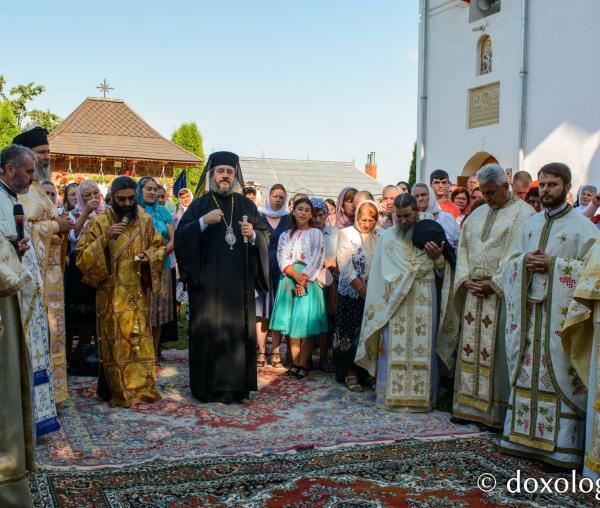Binecuvântare arhierească la hramul Mănăstirii Lacuri - Hârlău