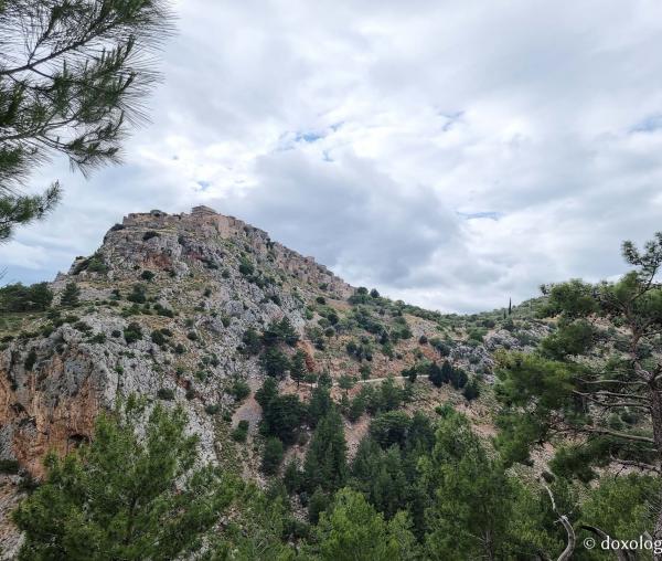 Anavatos – localitatea bizantină din Insula Chios abandonată în urma masacrului din 1822