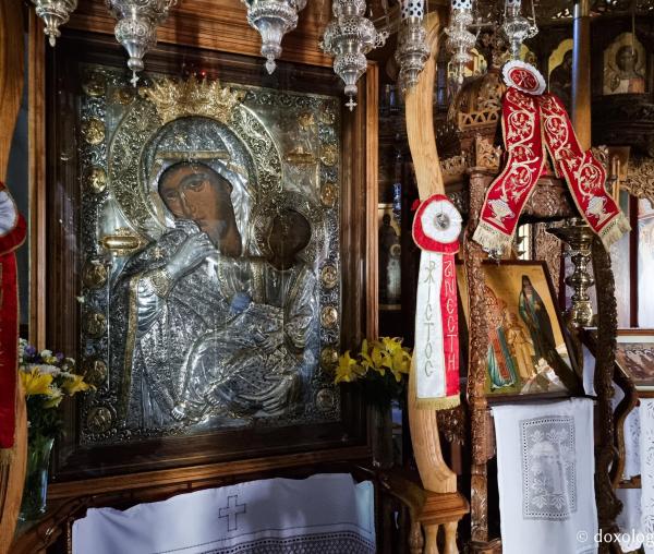 Icoana Maicii Domnului „Mângâietoarea” (Paramythia) de la Mănăstirea „Sfântul Nicodim Aghioritul” din Goumenissa, Grecia