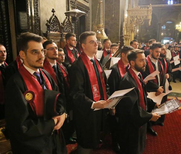 (Video) O nouă promoție a Facultății de Teologie Ortodoxă „Dumitru Stăniloae” din Iași