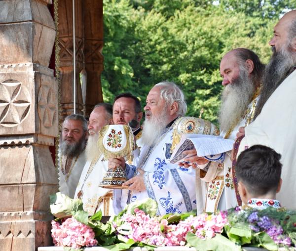 IPS Andrei: „Credința lucrează prin fapte, iar criteriul adevăratei credințe este jertfa”