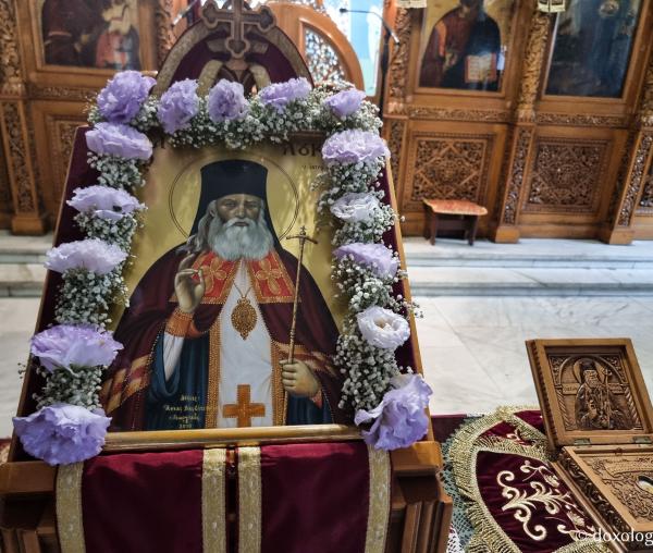Închinare la moaștele Sfântului Ierarh Luca al Crimeii de la Biserica „Sfântul Atanasie” din Tesalonic