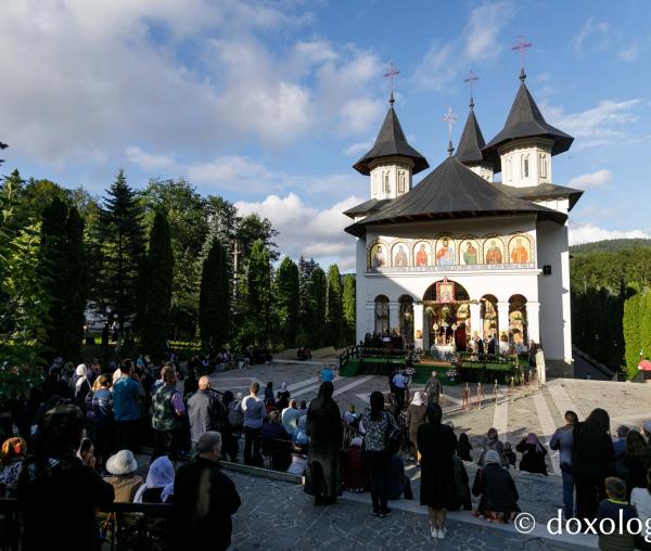 Priveghere în cinstea Sfintei Teodora de la Sihla la Mănăstirea Sihăstria