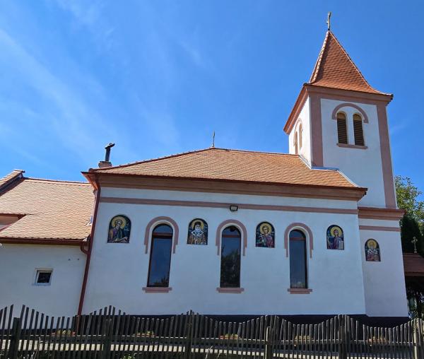 Biserica Ortodoxă Română „Sfânta Treime” și „Sfântul Efrem cel Nou” din Viscri