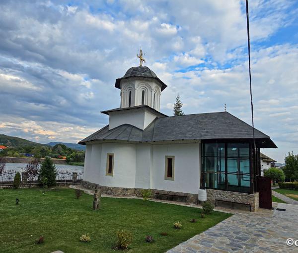 Mănăstirea Ostrov