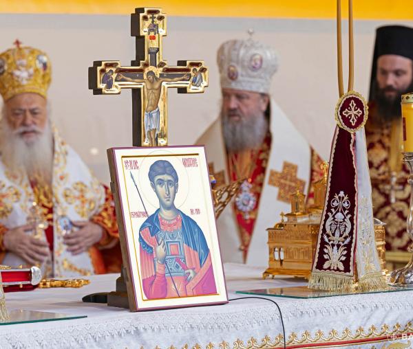 (Foto) Praznicul ales al sfârșitului de octombrie: Sfânta Liturghie de ziua Sfântului Mare Mucenic Dimitrie, la Catedrala Patriarhală