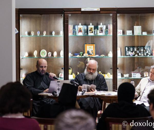 Prezentare de carte dedicată venirii moaștelor Sfântului Pantelimon în Iași, la Librăria Doxologia