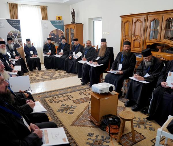 (Video) Sesiune de cursuri pentru obținerea definitivării în preoție, pentru monahii din Arhiepiscopia Iașilor