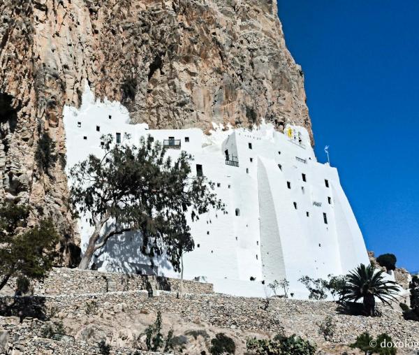 Mănăstirea „Panaghia Hozoviotissa” din Amorgos
