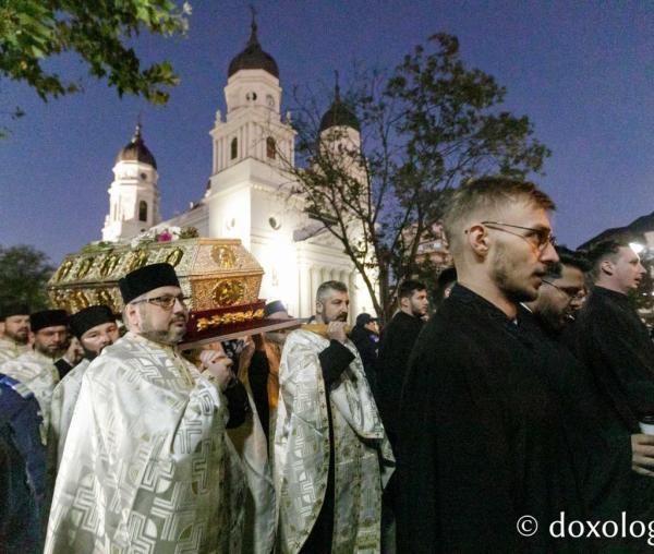 A început sărbătoarea Sfintei Cuvioase Parascheva 2024. Peleriniii sunt așteptați la Iași
