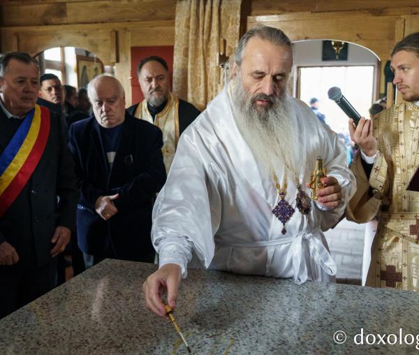 Biserica „Sfânta Cuvioasă Parascheva” din Ibăneasa-Știubieni, sfințită de IPS Teofan