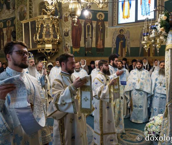 Bucurie duhovnicească la hramul Schitului „Vovidenia”