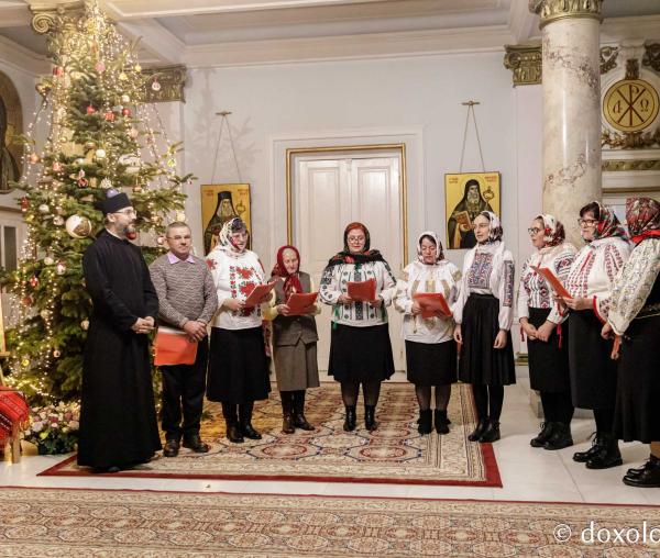 (Foto) Parohia Ionășeni – Colindători la Reședința Mitropolitană 2024