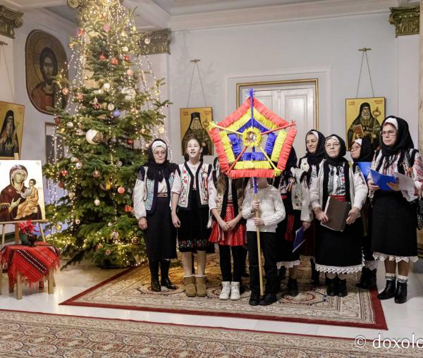 (Foto) Ansamblul folcloric Ciurbeștenii – Colindători la Reședința Mitropolitană 2024