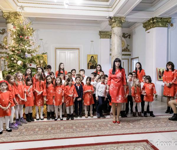 (Foto) Clubul Educațional PEP – Colindători la Reședința Mitropolitană 2024