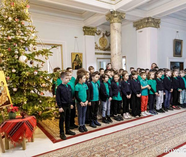 (Foto) Școala Primară Euroed – Colindători la Reședința Mitropolitană 2024