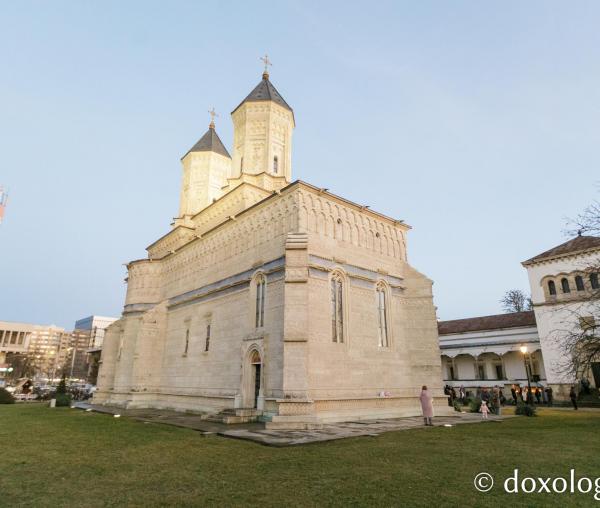 Priveghere la hramul Mănăstirii Sfinții Trei Ierarhi din Iași 2025