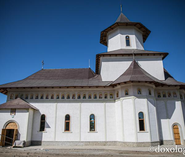 Schitul „Sfinții Împărați Constantin și Elena” Codăești – Vaslui