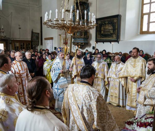 Binecuvântare arhierească la hramul Mănăstirii Miclăușeni