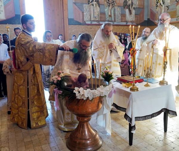 (Video) Binecuvântare arhierească la Parohia „Sfântul Maxim Mărturisitorul” din Copou - Iași