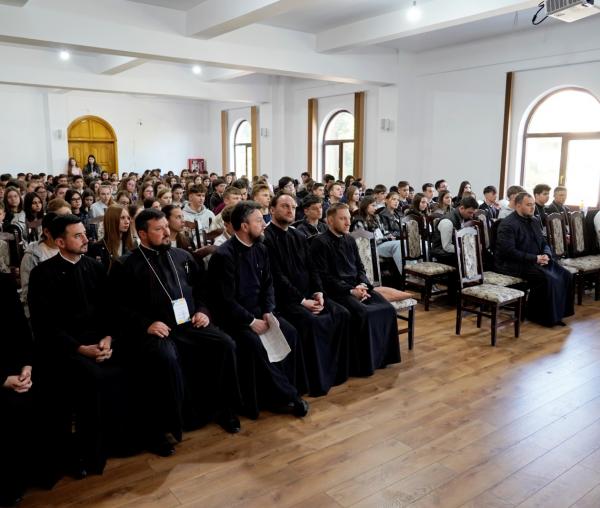 (Video) Sute de participanți la Întâlnirea anuală a tinerilor din Protopopiatul Botoșani