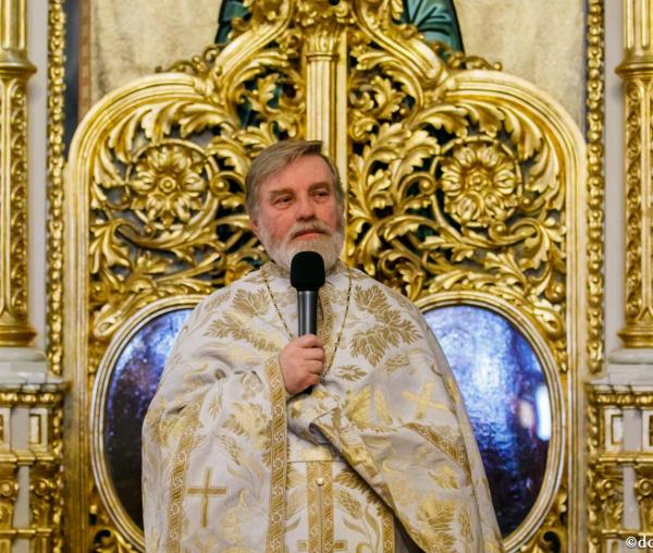 (Audio) Pr. Prof. Ion Vicovan: „În aceste timpuri ale căutării de sens, preotul devine sprijin și lumină”