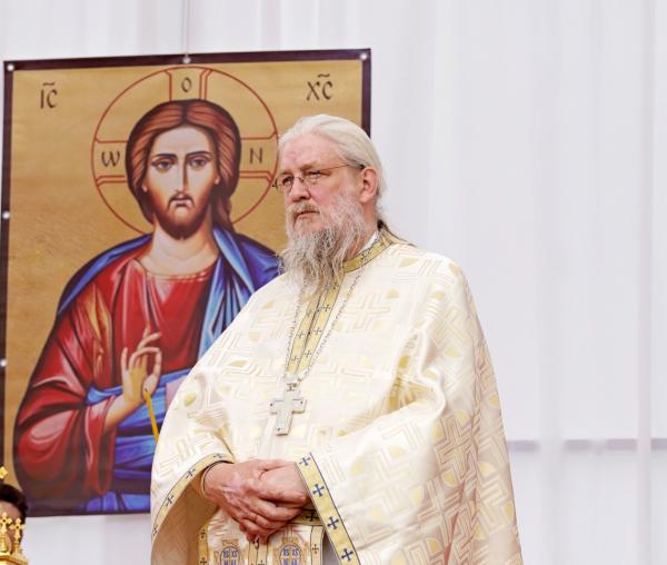 (Video) Pr. prof. John Bher: „Să ne dorim dreptatea lui Dumnezeu ca să gustăm apa cea vie”
