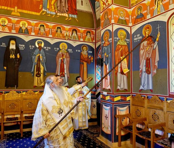 (Video) Biserica Parohiei Pietriș - Dolhești a fost târnosită astăzi