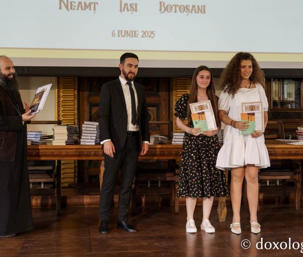 Arhiepiscopia Iașilor a premiat 67 de elevi olimpici pentru rezultate remarcabile