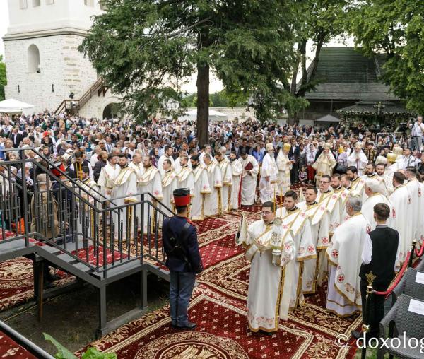 Liturghie arhierească la hramul Sfântului Ioan cel Nou