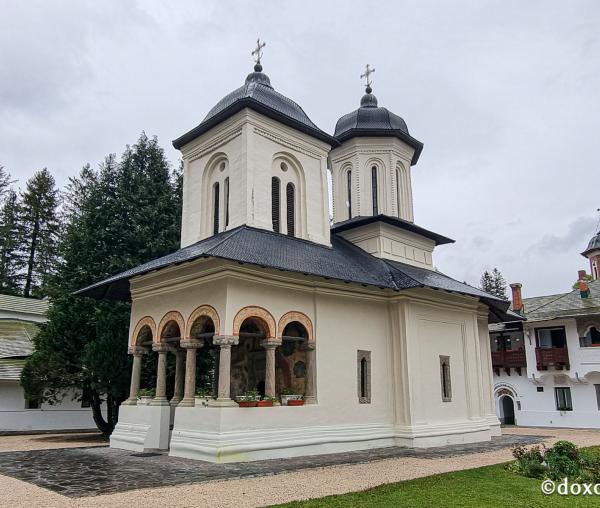 Biserica „Adormirea Maicii Domnului” a Mănăstirii Sinaia