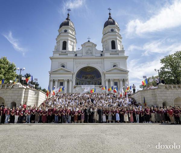 Sfânta Liturghie la Catedrala Mitropolitană din Iași în încheierea celei de-a cincea ediții a Întâlnirii Tinerilor Ortodocși din Moldova