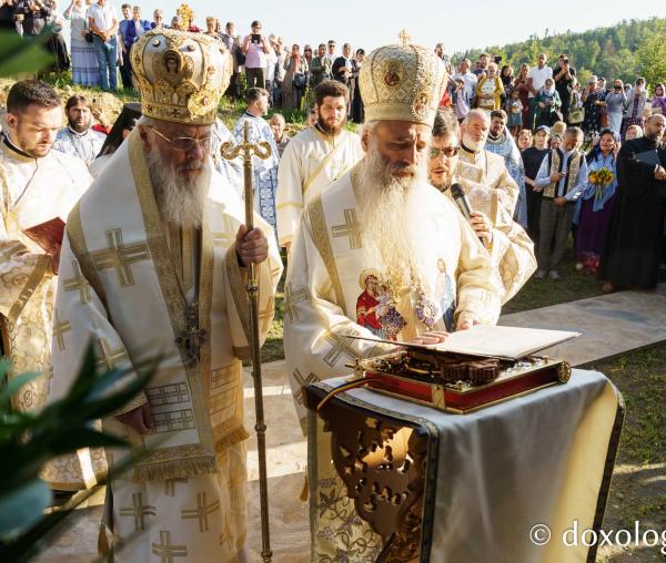 Un nou locaș de rugăciune la Schitul Pocrov, sfințit de doi ierarhi