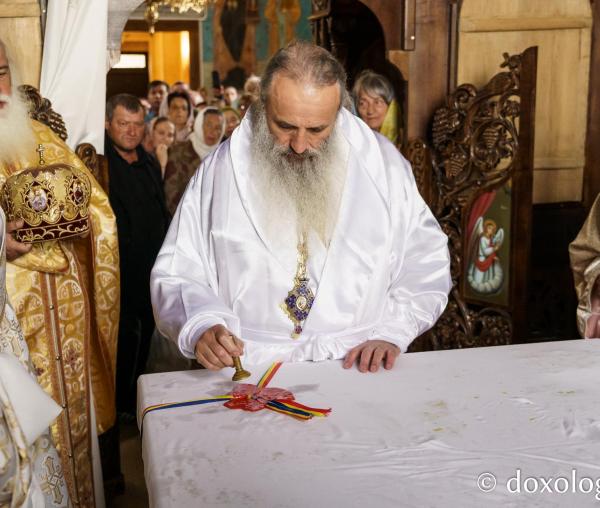 Biserica Parohiei Oneaga, ctitorie a schimonahiei Safta Brâncoveanu din 1856, a fost resfințită astăzi